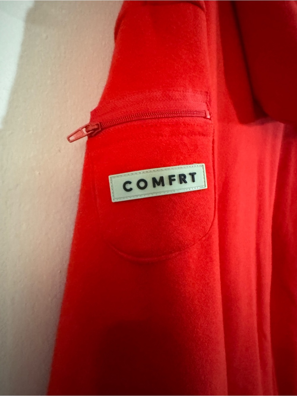 Comfrt Red Full-Zip Hooded Sweatshirt - Picture 3 of 4